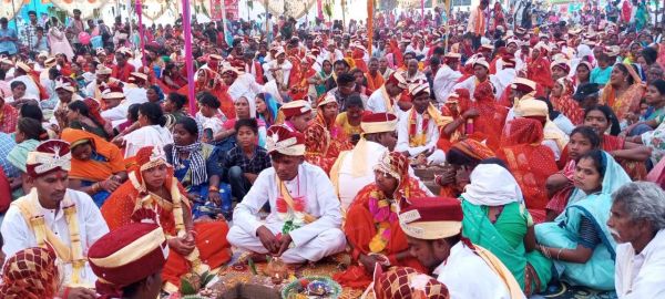 221 जोड़े बंधे परिणय सूत्र में