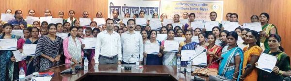 सशक्त नारी विकसित भारत कार्यक्रम में वर्चुअली जुड़ी समूह की महिलाएं