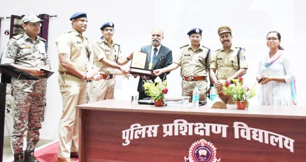 नए कानूनों पर एक दिवसीय कार्यशाला