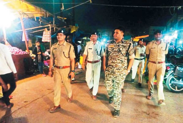 शहर की सडक़ों पर देर रात पैदल निकले एसपी