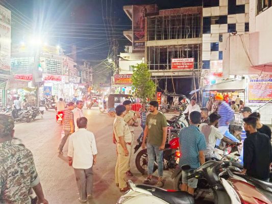 होली पर्व को लेकर पुलिस ने शहर में की पेट्रोलिंग