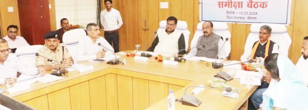 कल्याणकारी योजनाओं का लाभ लोगों  तक प्राथमिकता से पहुंचाएं-साव