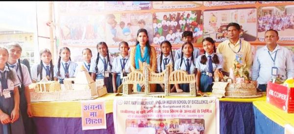 108 किस्म के अनाजों से निर्मित राजीव लोचन मंदिर मॉडल का रहा विशेष आकर्षण