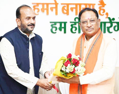 मुख्यमंत्री के गृह प्रवेश पर भाजपा नेता योगेश ने की मुलाकात