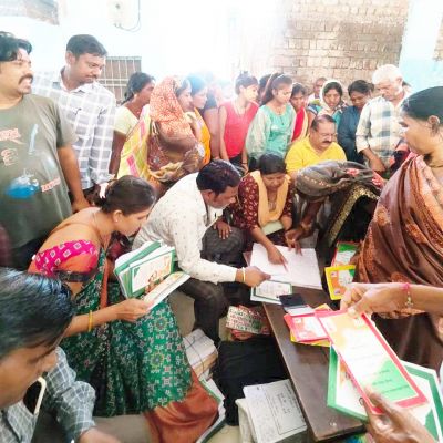 नए राशन कार्डों का वितरण