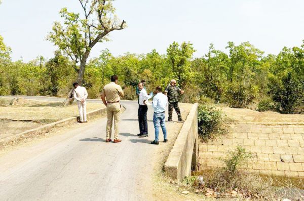 सडक़ दुर्घटनाओं के बाद जांच टीम पहुंची