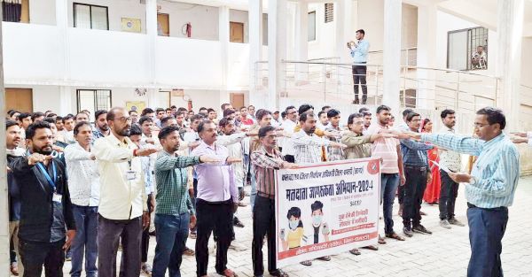 लाईवलीहुड कॉलेज में दिलायी  गई मतदान की शपथ