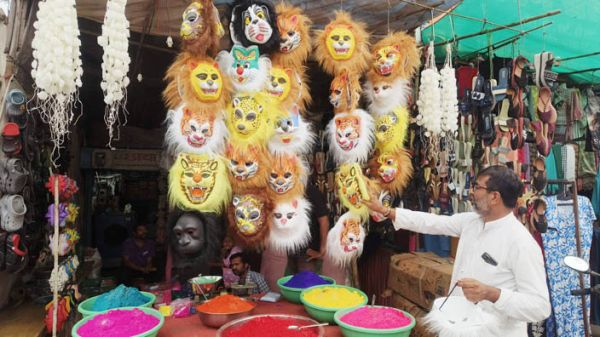 होली त्यौहार के लिए सप्ताहभर का वक्त