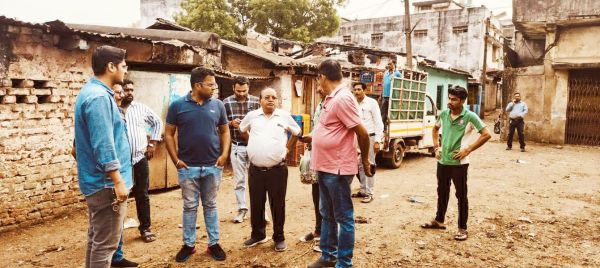 आयुक्त ने बाजार क्षेत्र में सफाई का लिया जायजा