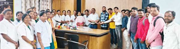 स्वास्थ्य संयोजक संघ ने किया नए सीएमएचओ का स्वागत