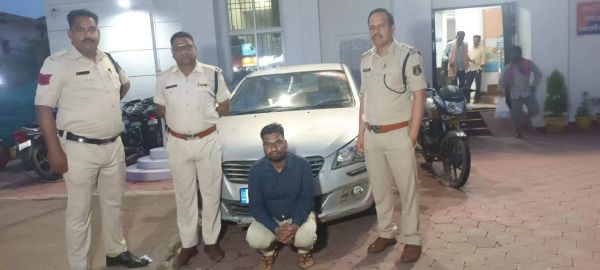 सहारा के फरार शाखा प्रबंधक गिरफ्तार 