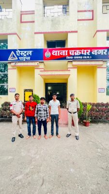मेडिकल कालेज में परिजनों से प्रवेश के नाम पर वसूली 
