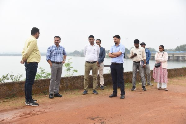 कलेक्टर ने बांकी-घुनघुट्टा बांध का किया निरीक्षण