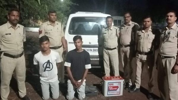 चोरी, दो नाबालिग समेत  4 आरोपी गिरफ्तार 