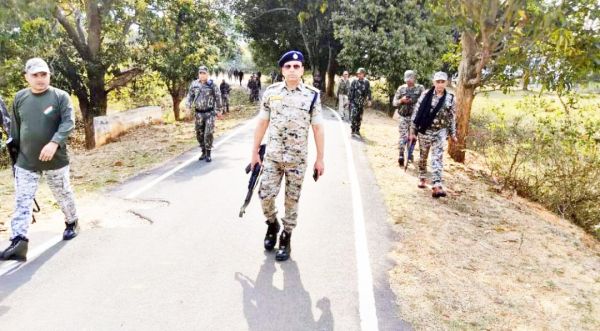 नक्सलियों की सुगबुगाहट के बाद पुलिस अलर्ट