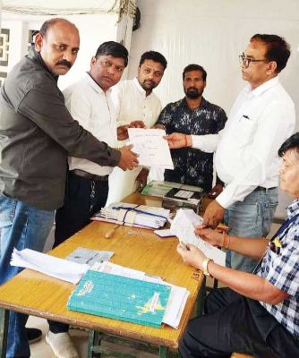 भाजपा प्रत्याशी महेश कश्यप ने लिया पर्चा, अब तक कोई नामांकन दाखिल नहीं