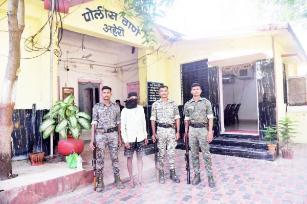 डेढ़ लाख का ईनामी नक्सली गिरफ्तार