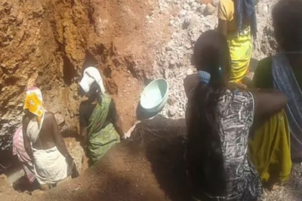 छुई खदान धंसने से युवक की मौत, महिला गंभीर