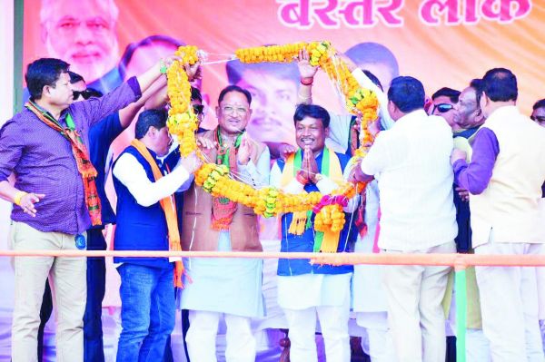 कांग्रेस की नाव में छेद, कभी भी डूब सकती है -साय