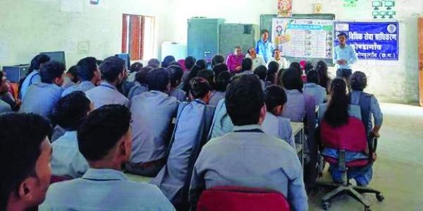 छात्र-छात्राओं को दी  कानूनी जानकारी