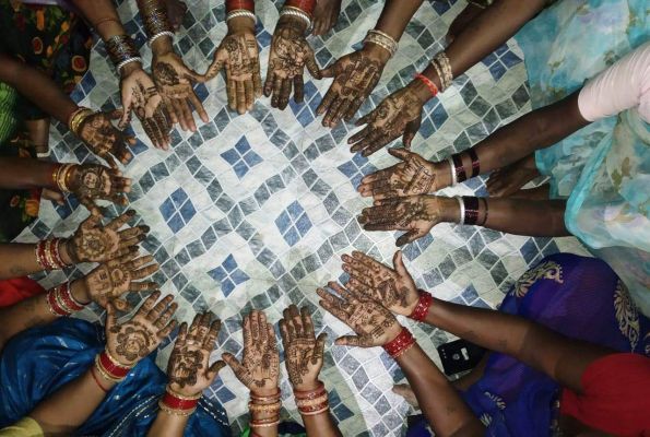  5000 से अधिक प्रतिभागियों ने मेंहदी लगाकर दिया शत-प्रतिशत मतदान का संदेश