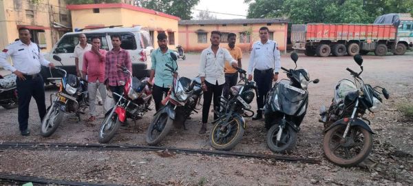 यातायात नियमों का उल्लंघन, 17 दोपहिया वाहन जब्त 