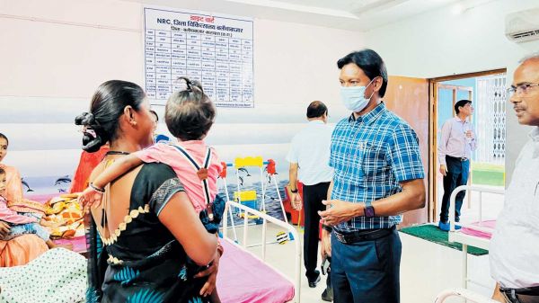 लिफ्ट के लिए निर्माण शुरू नहीं, इंजीनियर व ठेकेदार तलब