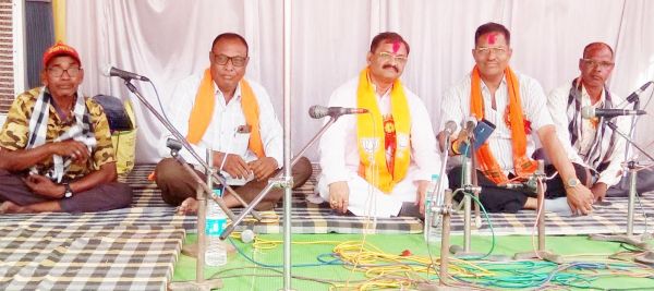 मोदी ने आम लोगों के रोटी, कपड़ा और मकान की चिंता की - संतोष पांडे