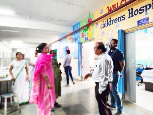 सीएमएचओ ने मातृ-शिशु अस्पताल व सीएचसी लोईंग का किया निरीक्षण