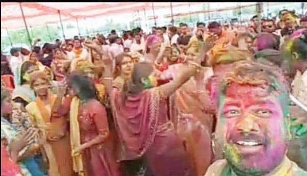 मंत्री से लेकर विधायक तक कर रहे हैं आचार संहिता का उल्लंघन - सुनील सिंह