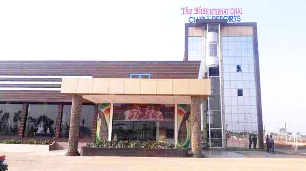  थ्री स्टॉर होटल के वाटरपार्क में डूबने से कर्मी की मौत