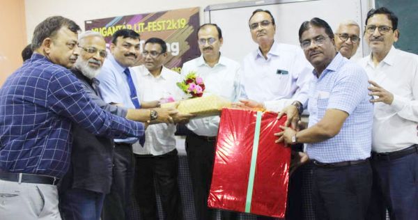 युगांतर ने प्राचार्य खंडेलवाल को दी विदाई
