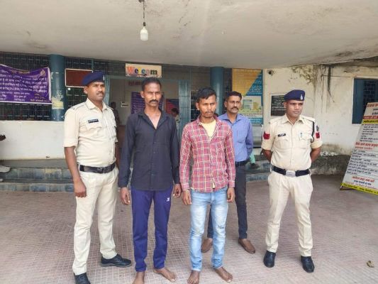 दो स्थायी वारंटी बड़ी मशक्कत के बाद गिरफ्तार