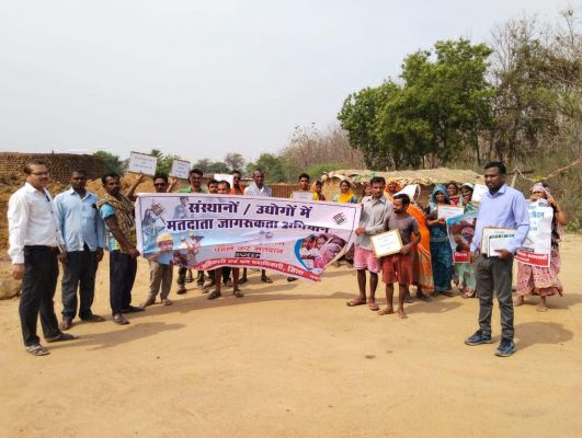 ईट भट्टा और ऑइल मिल के श्रमिकों को किया गया जागरूक