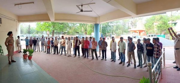 50 से अधिक गुंडा-बदमाशों की परेड