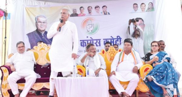 कार्यकर्ता सम्मेलन को बघेल ने किया संबोधित
