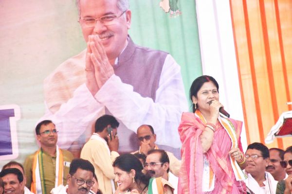 भूपेश के नामांकन रैली में शामिल हुईं विधायक