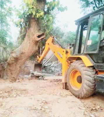 श्मशान की भूमि से हटाया अवैध कब्जा