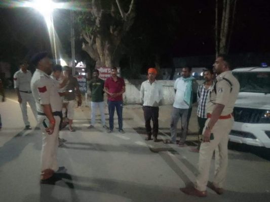 6 तेज रफ्तार वाहनों पर चालान