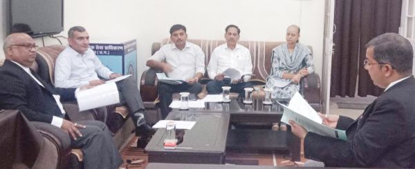 आपसी सुलह के आधार पर प्रकरणों के निराकरण पर चर्चा