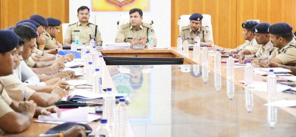 असामाजिक गतिविधियों पर लगाएं अंकुश