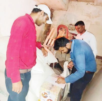 खाद्य सुरक्षा विभाग ने दी दबिश