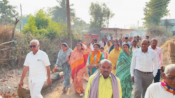 प्रत्याशी रूपकुमारी ने कुरूद विधानसभा के 21 गांवों का किया जनसंपर्क