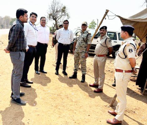 व्यय पर्यवेक्षक ने किया चिल्हाटी चेक पोस्ट का निरीक्षण
