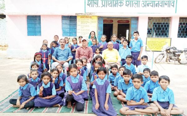 प्राथमिक शाला अन्या नवागांव में विदाई समारोह 