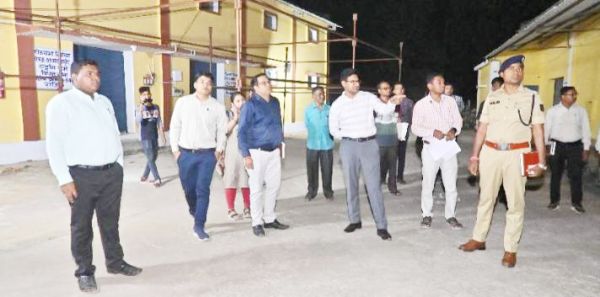 पुलिस प्रेक्षक ने किया निरीक्षण