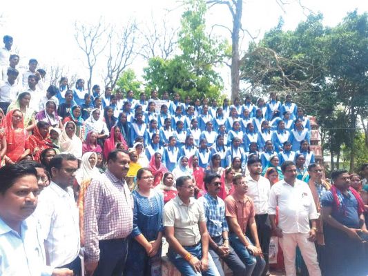 पर्यटक ग्राम बारनावपारा में सेल्फी प्वॉइंट थीम पर मतदाता जागरूकता कार्यक्रम, नए व बुजुर्ग मतदाता हुए सम्मानित, मतदान की शपथ