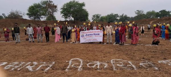 मानव श्रृंखला बना मतदाता जागरूकता का संदेश
