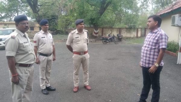 अवैध कारोबारियों पर सख्त कार्रवाई करने निर्देश 