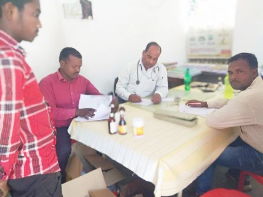 कैदियों की आयुर्वेदिक पद्धति से जांच और उपचार 